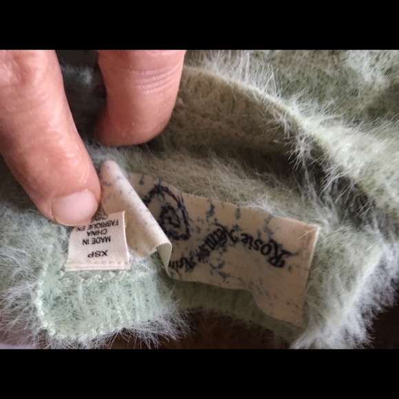 Beautiful sweater from Anthropology - Picture 4 of 4